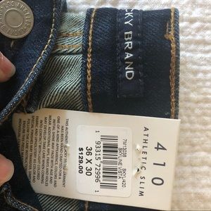 Lucky Brand Men’s 410 Athletic Slim Fit